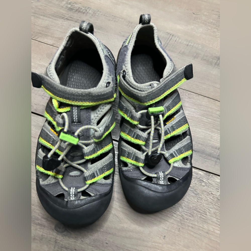 (S4) Keen Boys' Waterproof Sports Hiking Shoes, Grey/Green, Sandals, Size 3